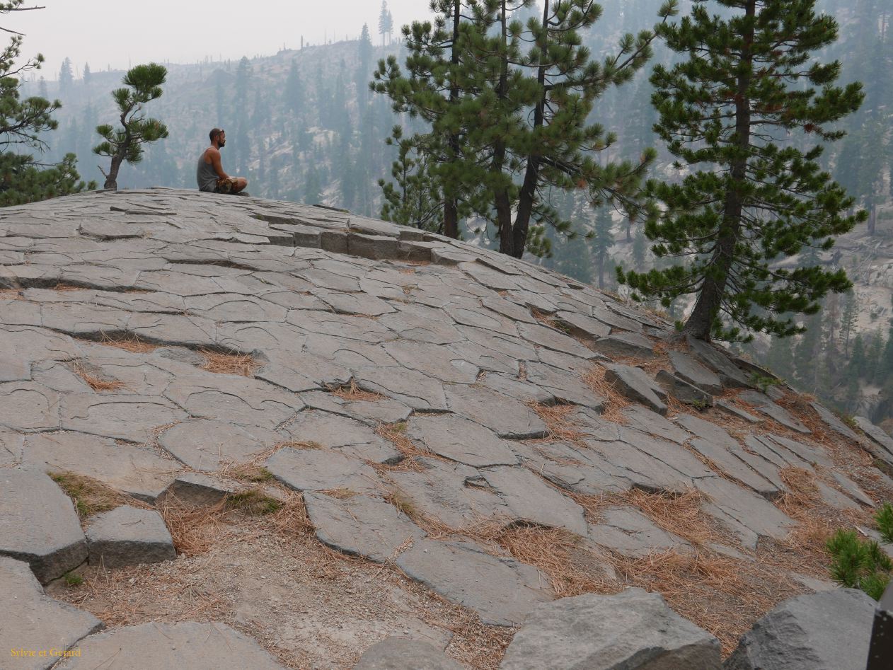 E 04 Mammoth Lake sommet des colonnes