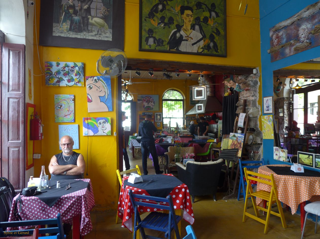 restaurant intérieur 