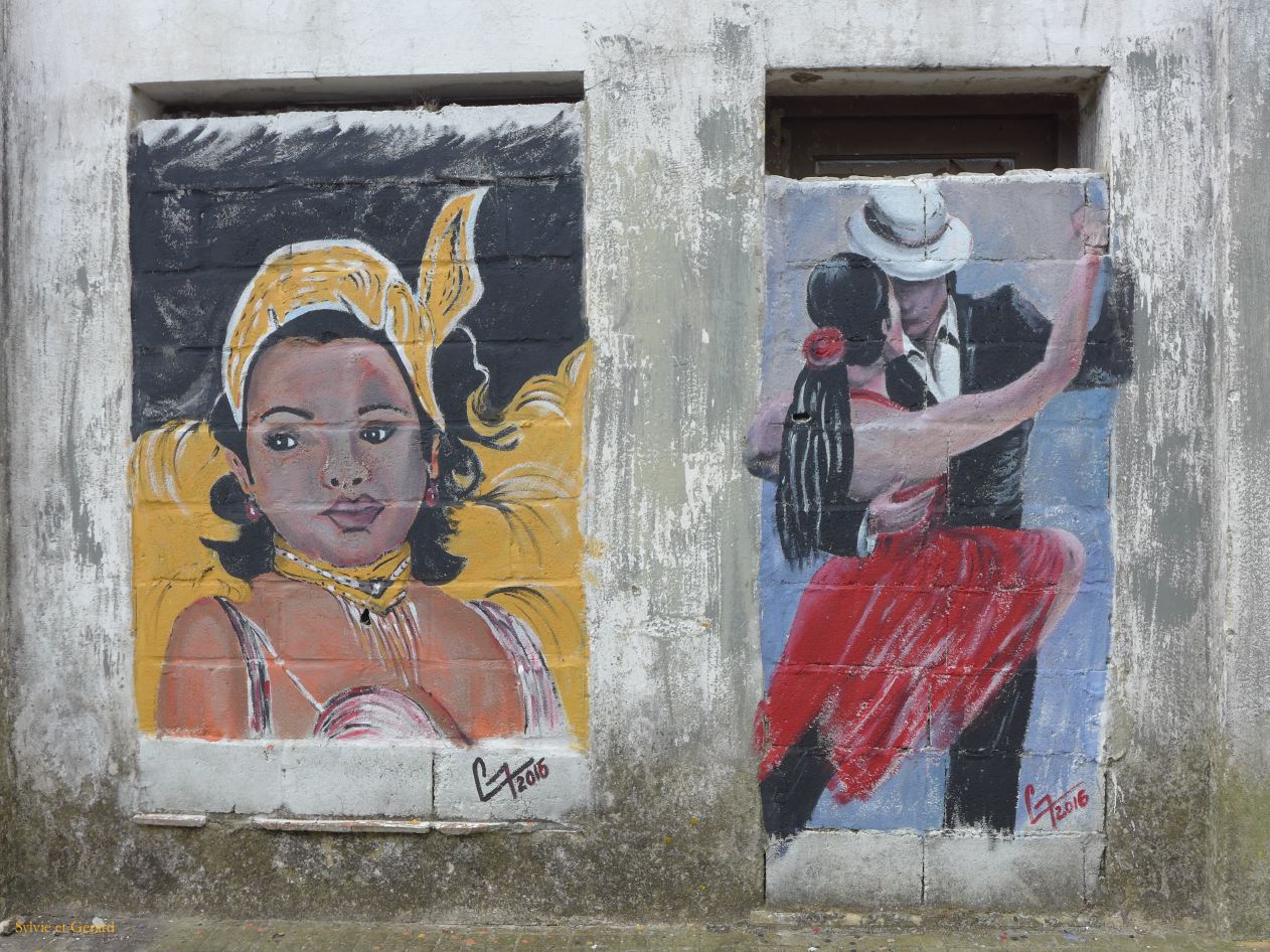 rue pavée tags