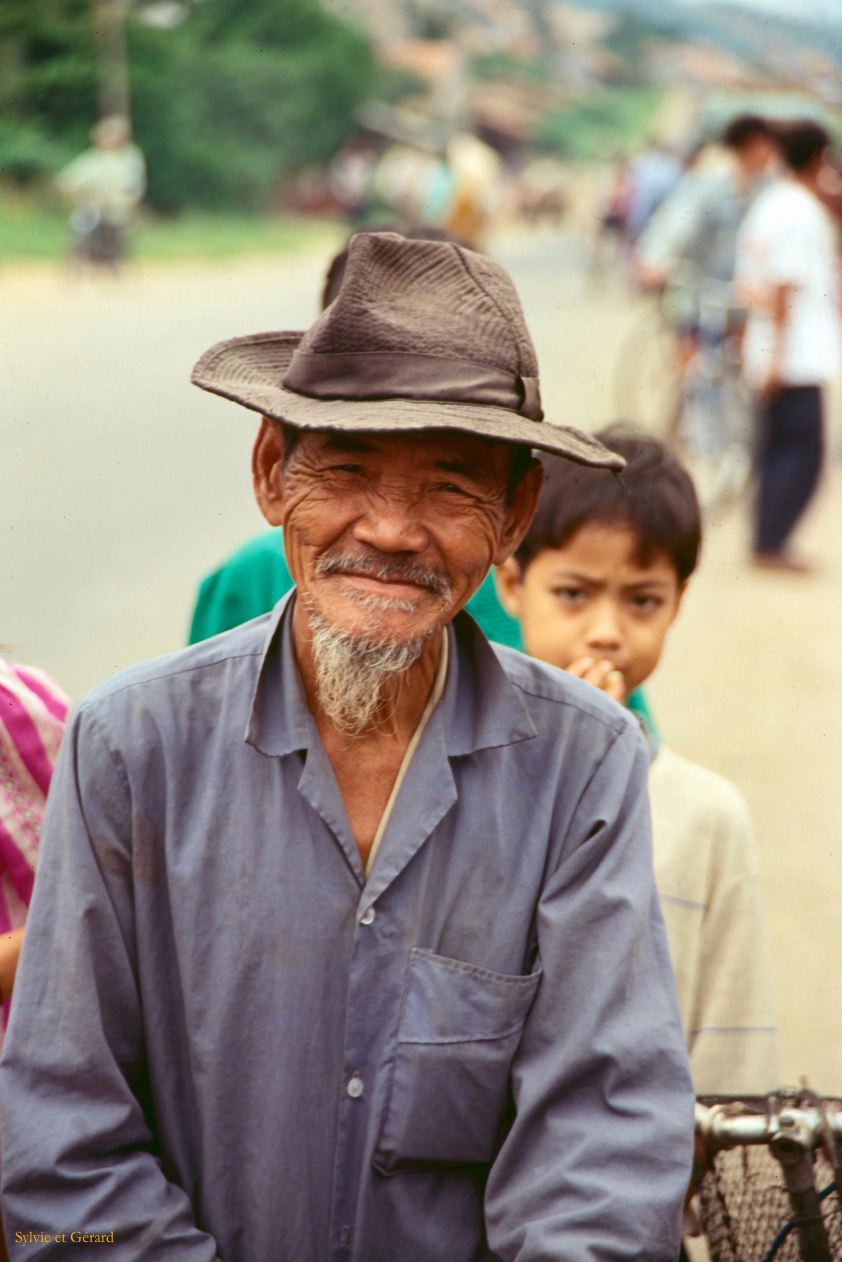 Vietnam 1994-137