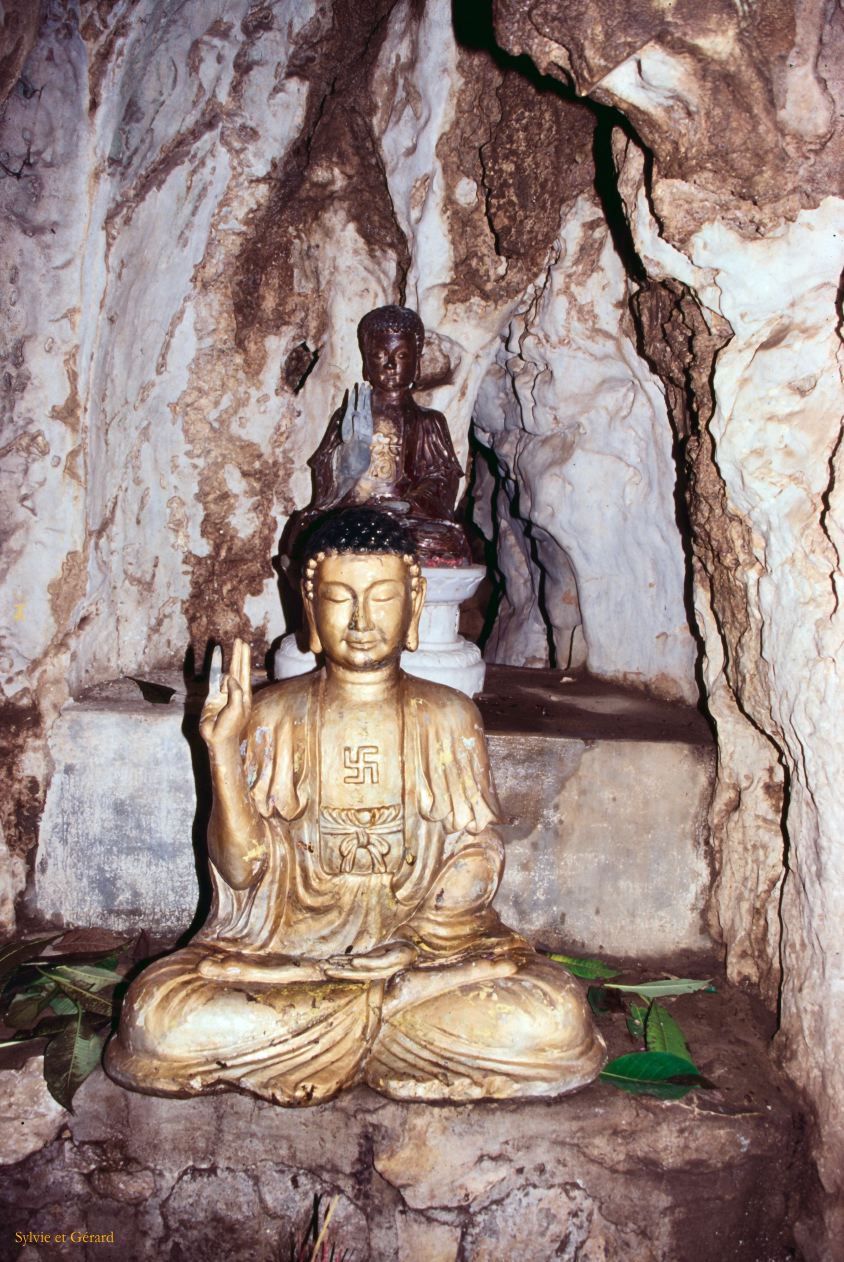 Vietnam 1994-169 Da Nang montagnes de marbre 